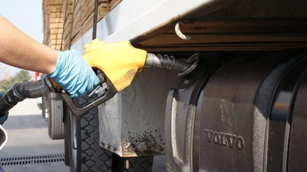 combustibles, transporte de cargas, costos logísticos, FADEEAC, gasoil, combustible, logística argentina, empresas logísticas, Andreani, Oca, Celsur, SKYNDE, cadena de abastecimiento, tarifas de flete, crisis logística, transporte automotor