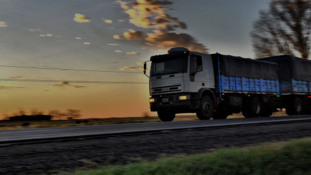 transporte de cargas, logística, costos logísticos, índice de costos del transporte, fadeeac, camiones, empresas logísticas, gasoil, peajes, rentabilidad empresarial, logística argentina, sector logístico, transporte automotor de cargas,