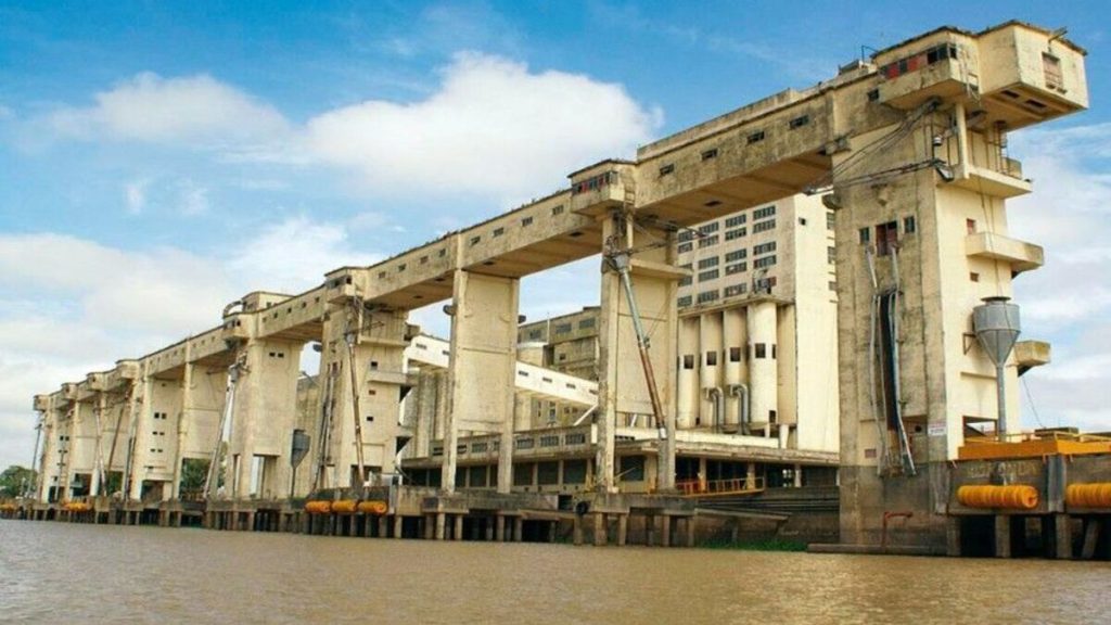 santa fe, gran rosario, puertos, logística, transporte de cargas, camiones, exportaciones, agroindustria, infraestructura vial, rutas, peaje único, maximiliano pullaro,