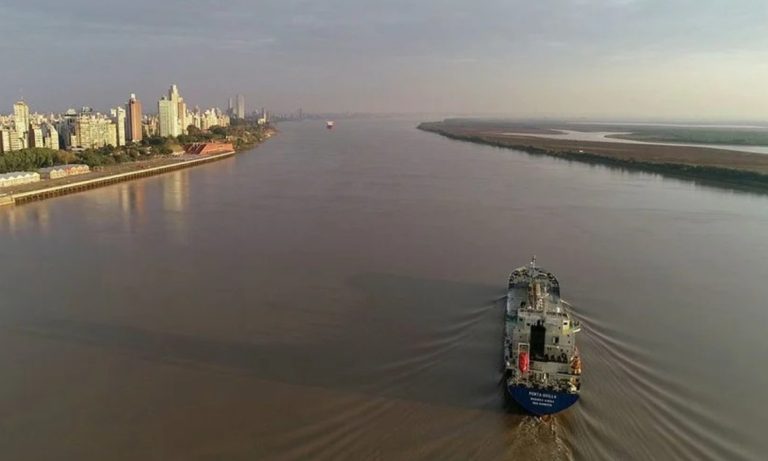 hidrovía, vía navegable troncal, VNT, CIARA, CEC, Luis Caputo, Ministerio de Economía, ANPyN, Iñaki Arreseygor, dragado, balizamiento, IVA, exportaciones,