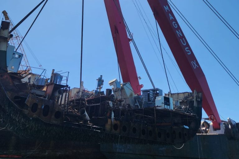 Servimagnus, draga, Puerto de Mar del Plata,