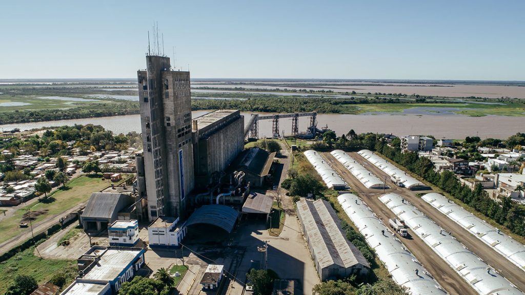 Gran Rosario, Rosario, Timbúes, San Lorenzo, Villa Constitución, puertos, Hidrovía, Vía Navegable Troncal, VNT, Paraná, transporte fluvial, transporte de cargas, logística, agroexportaciones,