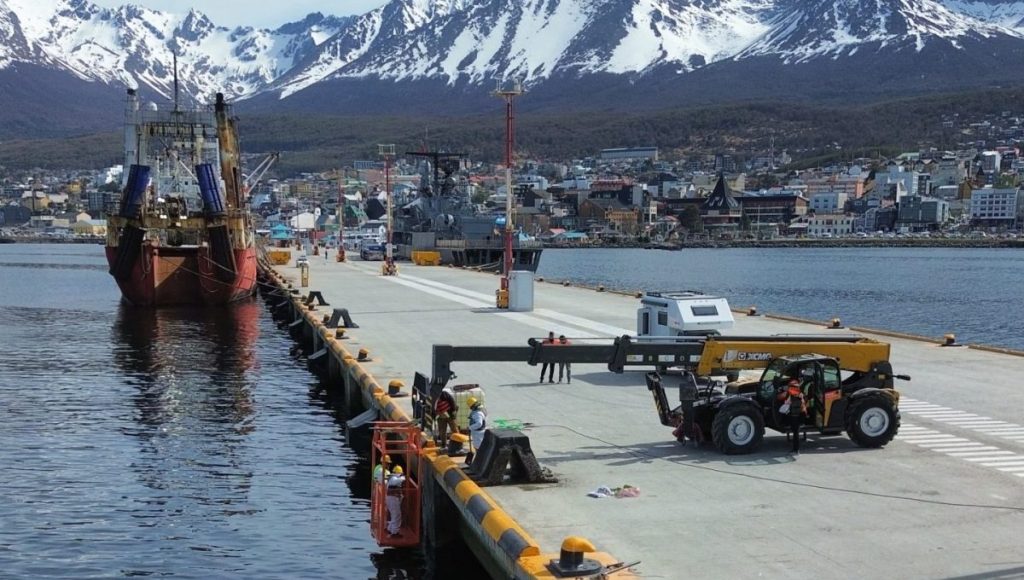 Puerto de Ushuaia, defensas, Ushuaia, ANPYN, Cruceros